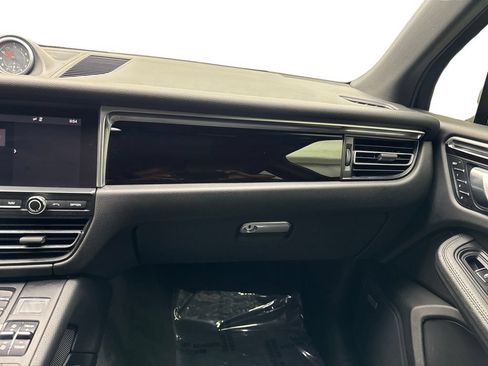 Used 2019 Porsche Macan AWD/4WD image 57