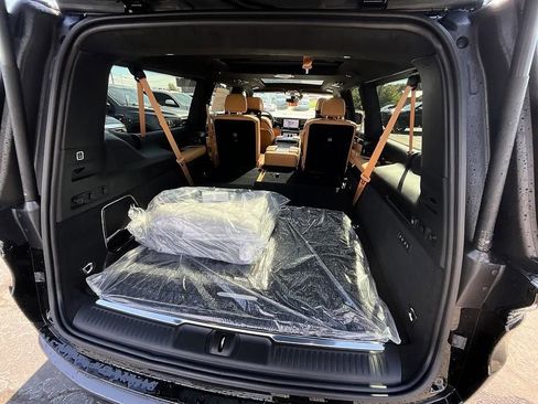 New 2026 Jeep Grand Wagoneer L Summit AWD/4WD image 9