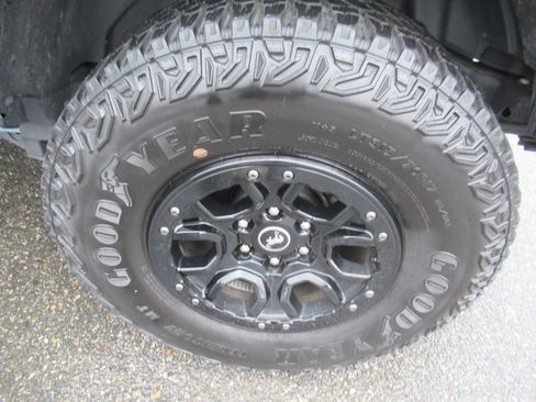 Used 2023 Ford Bronco Wildtrak image 10