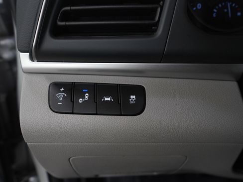 Used 2019 Hyundai Elantra SEL image 23