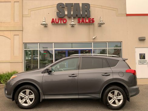 Used 2013 Toyota RAV4 XLE AWD/4WD image 4