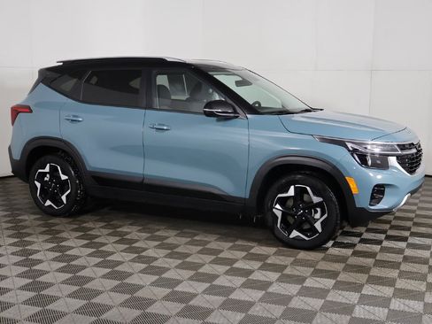 Used 2025 Kia Seltos S image 13