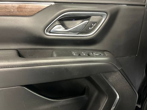 Used 2022 GMC Yukon SLE AWD/4WD image 13