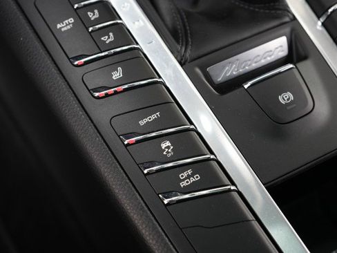 Used 2020 Porsche Macan image 59