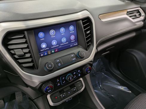 Used 2023 GMC Acadia SLE w/ Driver Convenience Package image 11