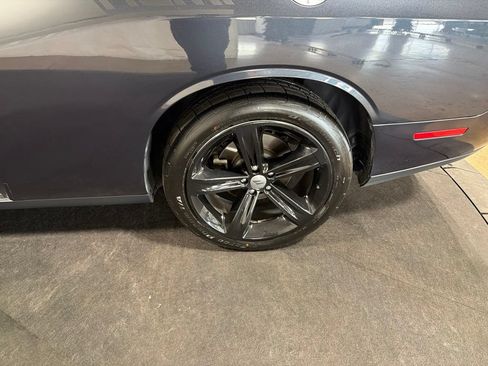 Used 2017 Dodge Challenger R/T RWD image 29