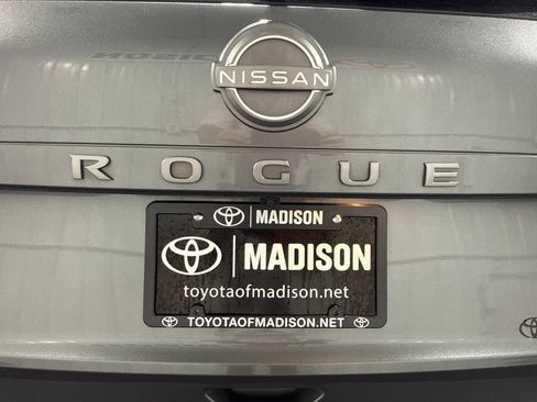 Used 2024 Nissan Rogue S AWD/4WD image 37
