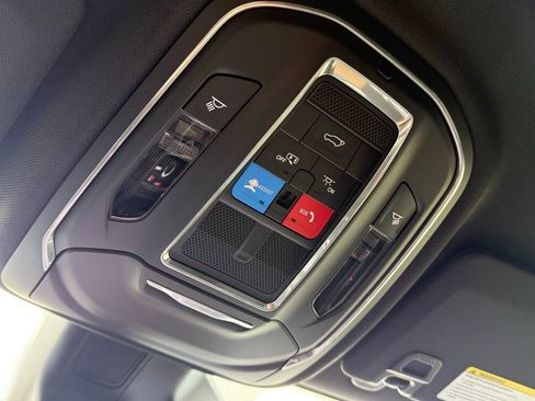 New 2025 Jeep Grand Cherokee Limited w/ Black Appearance Package image 22