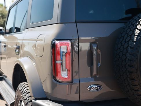 Used 2025 Ford Bronco Outer Banks AWD/4WD image 16