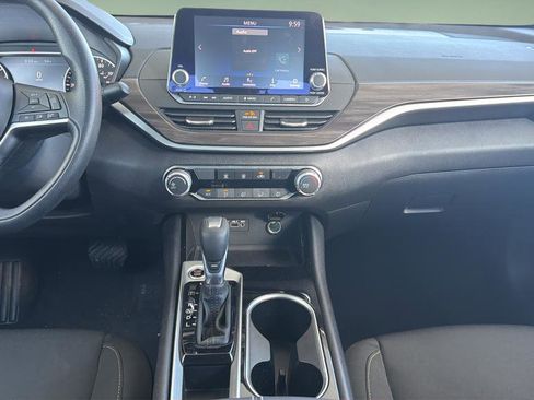Certified 2024 Nissan Altima 2.5 SV FWD image 7