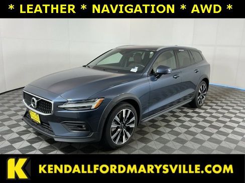 Used 2021 Volvo V60 T5 Cross Country image 1