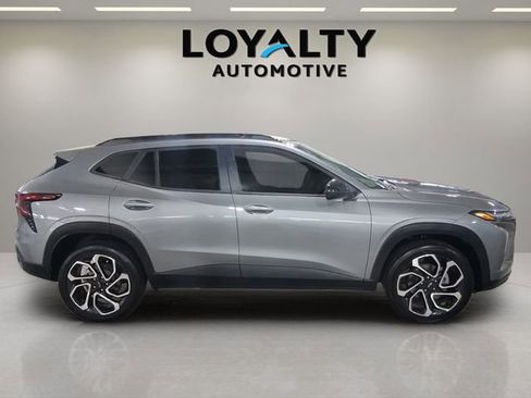 Used 2025 Chevrolet Trax RS w/ Driver Confidence Package FWD image 6
