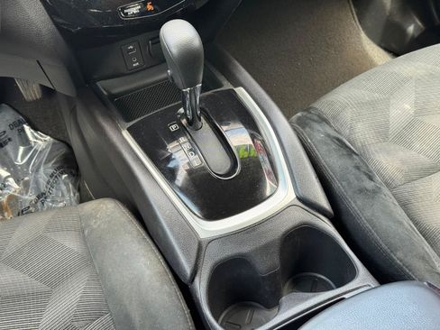 Used 2016 Nissan Rogue SV AWD/4WD image 11