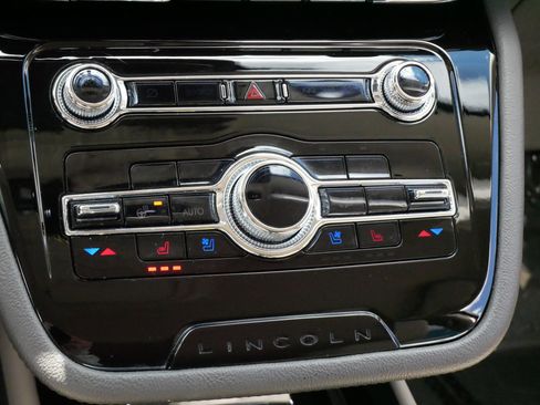 Used 2022 Lincoln Corsair AWD w/ Equipment Group 101A image 23