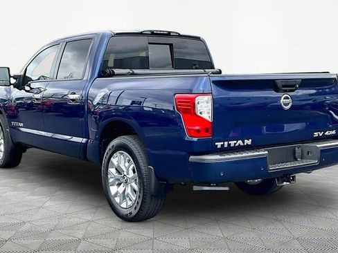 Used 2021 Nissan Titan SV w/ SV Convenience Package image 4