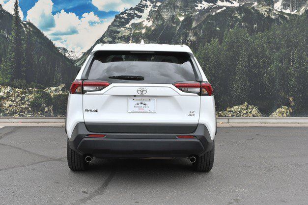Certified 2024 Toyota RAV4 LE AWD/4WD image 10