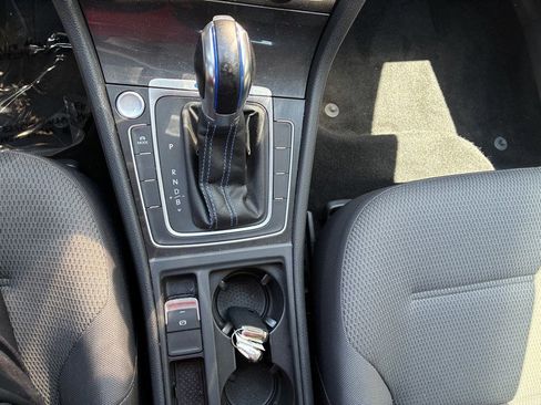 Used 2019 Volkswagen e-Golf SE w/ Driver Assistance Package FWD image 10