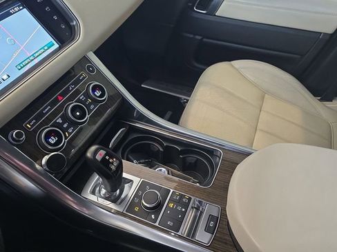 Used 2016 Land Rover Range Rover Sport HSE image 28