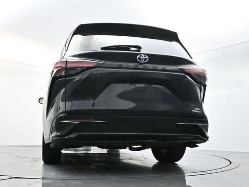 Used 2023 Toyota Sienna XSE image 46