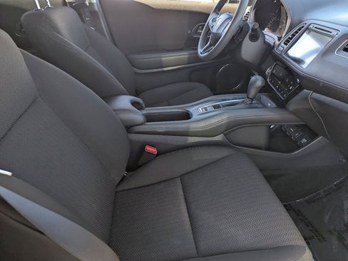 Used 2017 Honda HR-V EX image 9