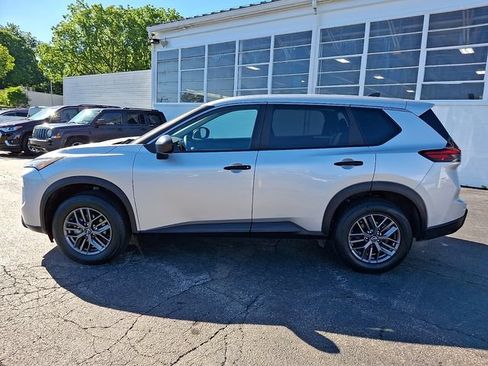 Used 2024 Nissan Rogue S FWD image 8