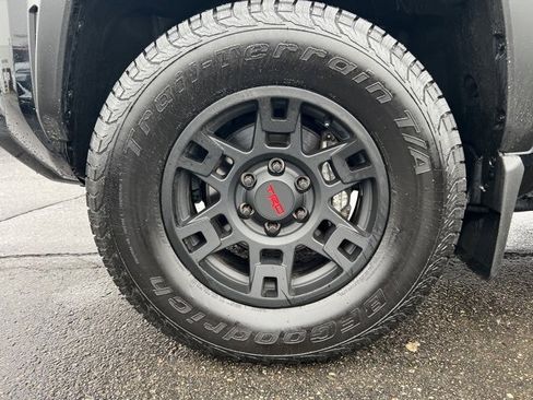 Used 2025 Toyota 4Runner SR5 image 8