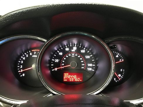 Used 2013 Kia Sorento LX FWD image 22