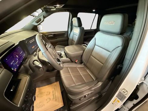 New 2026 Chevrolet Tahoe High Country AWD/4WD image 23