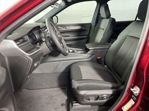 New 2025 Jeep Grand Cherokee L Laredo w/ Luxury Tech Group I image 8