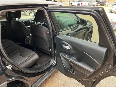 Used 2016 Jeep Cherokee 75th Anniversary image 16
