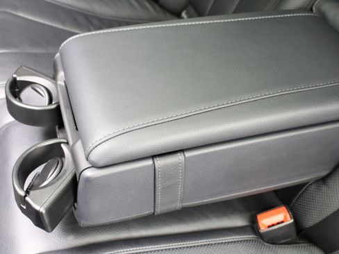 Used 2015 Mercedes-Benz S 550 Sedan image 41