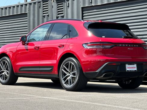 Certified 2024 Porsche Macan AWD/4WD image 3
