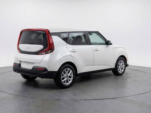 Used 2025 Kia Soul LX w/ LX Technology Package image 9