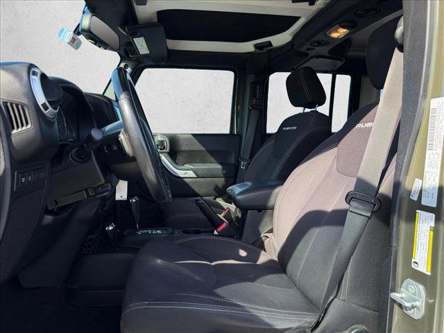 Used 2015 Jeep Wrangler Unlimited Rubicon w/ Connectivity Group AWD/4WD image 10