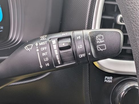 Certified 2024 Hyundai Venue SE FWD image 19