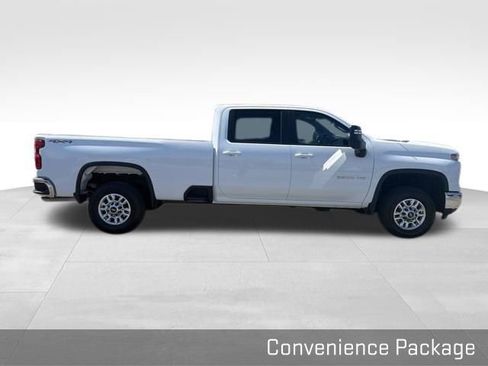 Used 2025 Chevrolet Silverado 2500 LT w/ Convenience Package image 18