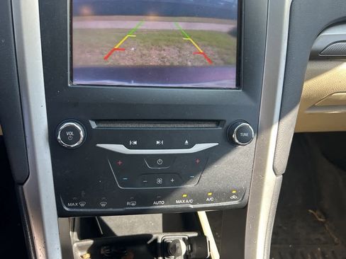 Used 2013 Ford Fusion SE image 10