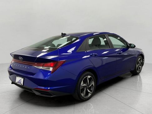 Used 2023 Hyundai Elantra SEL w/ Convenience Package FWD image 4