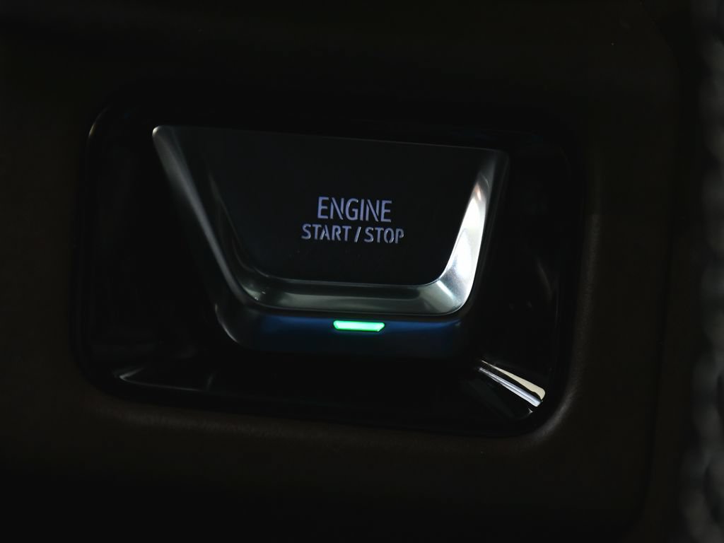 Used 2025 GMC Yukon XL Denali Ultimate AWD/4WD image 33