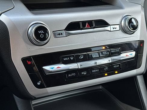 Certified 2022 Ford Explorer XLT w/ Equipment Group 202A image 21