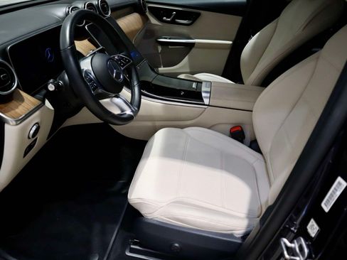 Used 2023 Mercedes-Benz GLC 300 4MATIC image 21