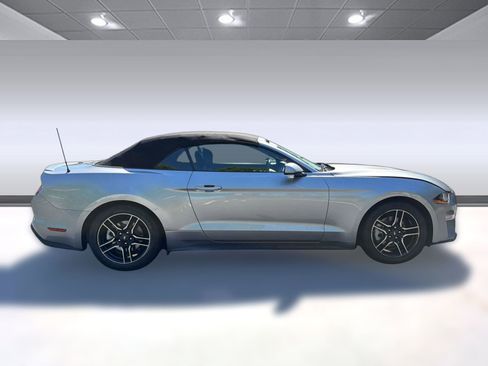 Used 2022 Ford Mustang Premium RWD image 8