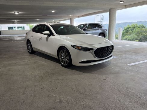 Used 2022 MAZDA MAZDA3 s FWD image 6