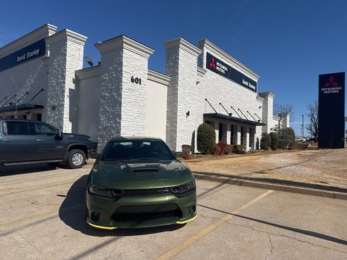 Used 2022 Dodge Charger Scat Pack w/ Plus Group image 2