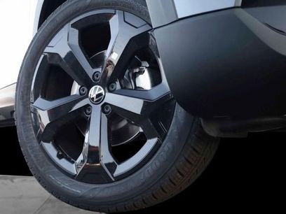 New 2025 Volkswagen Taos SEL