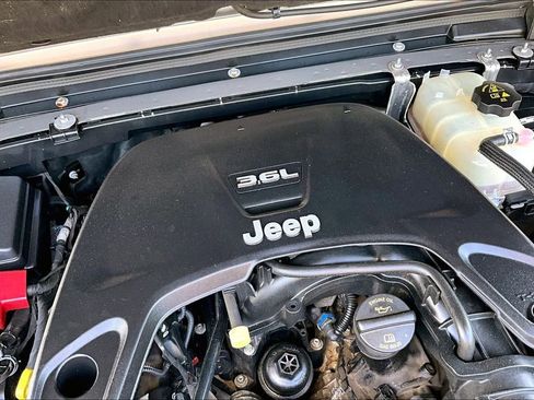 Used 2020 Jeep Gladiator Sport w/ Quick Order Package 24S AWD/4WD image 32