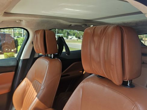 Used 2018 Jaguar F-PACE Portfolio image 27