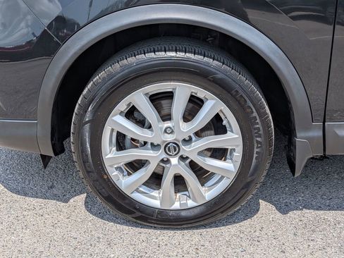 Used 2020 Nissan Rogue Sport S w/ Appearance Package FWD image 11