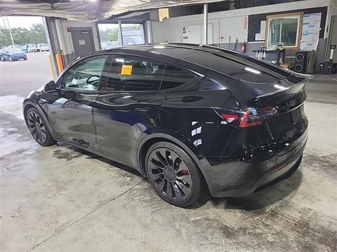 Used 2022 Tesla Model Y Performance image 4