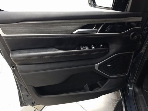 Used 2024 Jeep Wagoneer Series III image 14